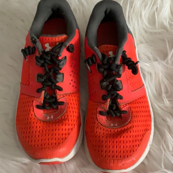 Under Armour Red and Black Sneakers with Mesh Design - Picture 1 of 9